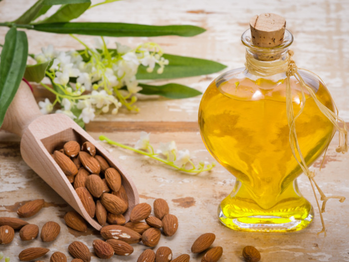 خواص روغن بادام تلخ